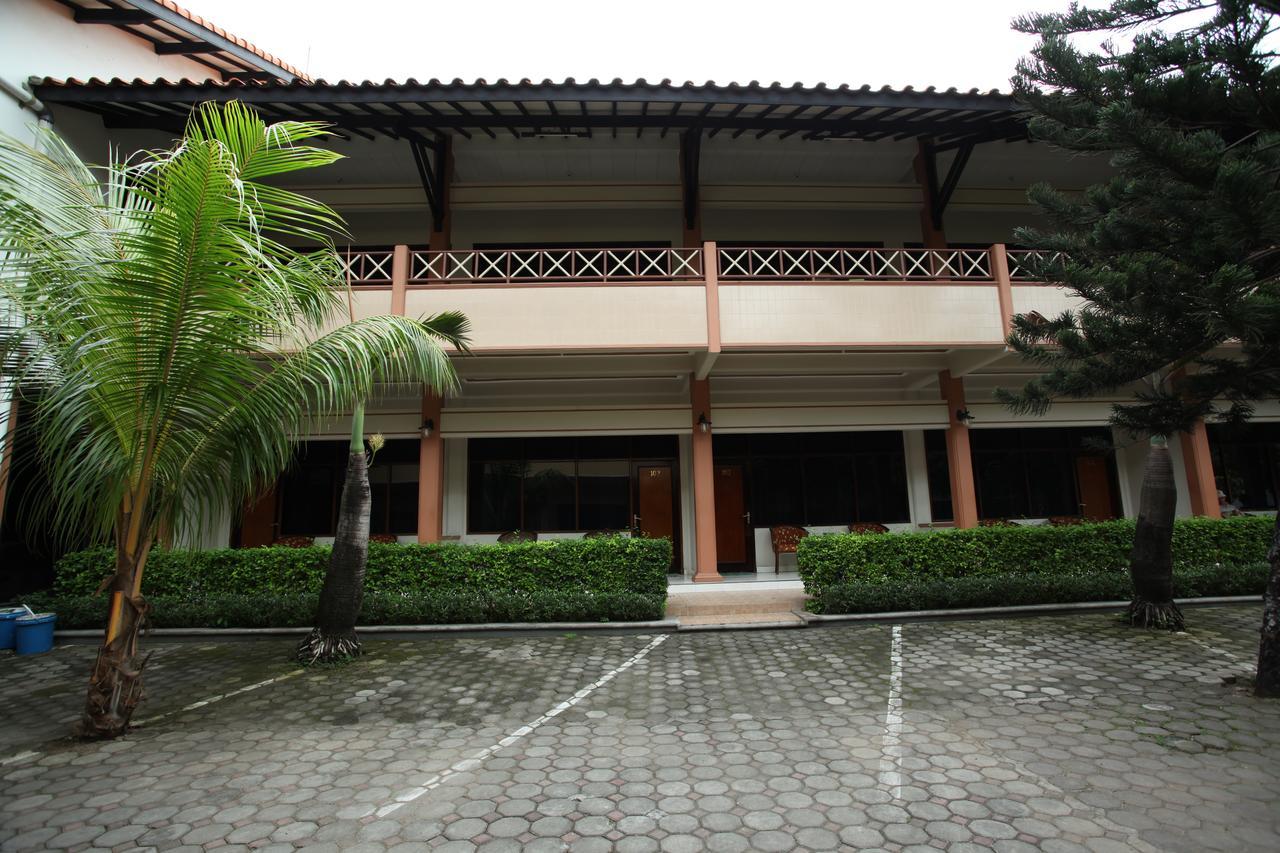 Langensari Hotel Cirebon Exterior foto